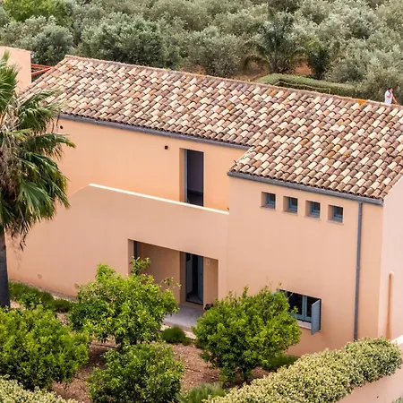 Отель Planeta & Club