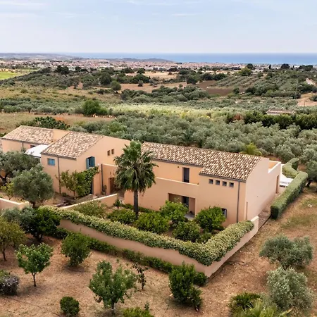 Отель Planeta & Club 3*