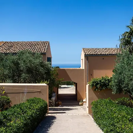 Planeta & Club Отель Менфи